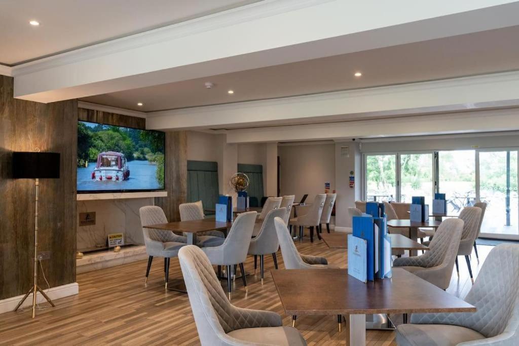 Kingfisher Hotel, Golf And Country Club 米尔顿凯恩斯 外观 照片